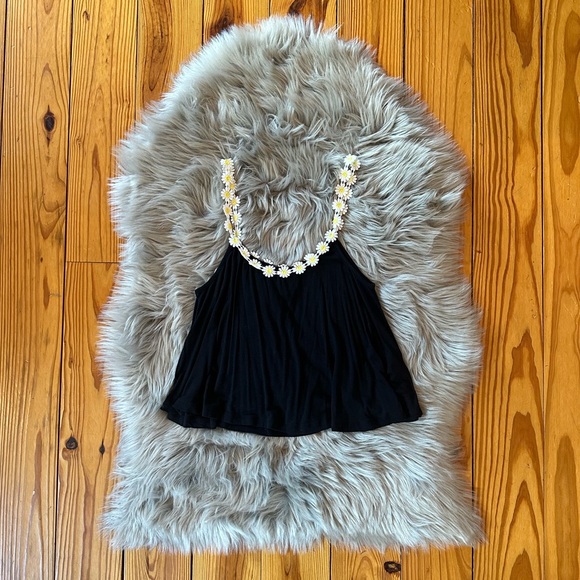 Black Tank-top with Daisy Detail Straps - Picture 1 of 6